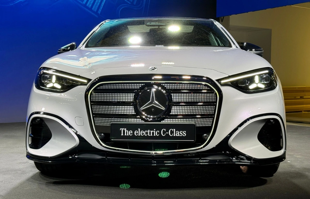 Mercedes-Benz is enhancing its Kecskemét facility and will commence production of the new electric C-Class. Featured Image